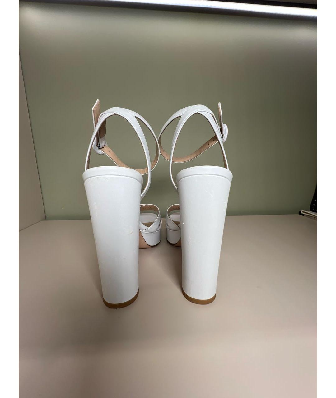 GIANVITO ROSSI Белые кожаные босоножки, фото 4