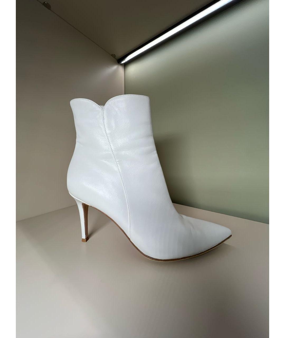GIANVITO ROSSI Белые кожаные ботильоны, фото 6