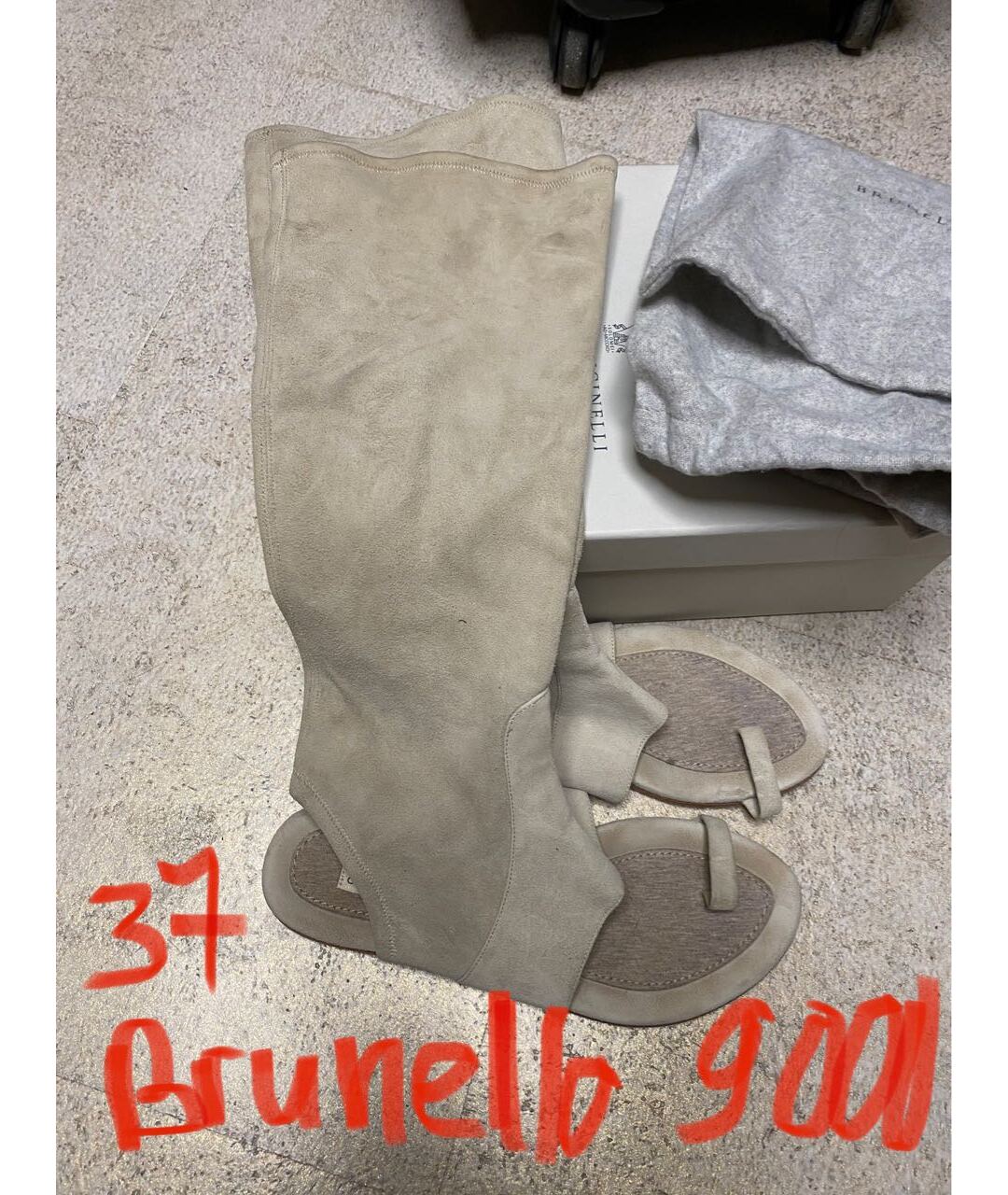 BRUNELLO CUCINELLI Серые замшевые сандалии, фото 2