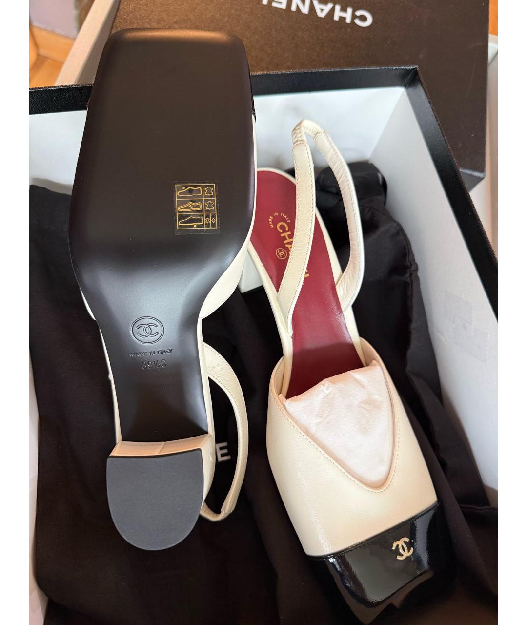 CHANEL Белые кожаные лодочки на низком каблуке, фото 5