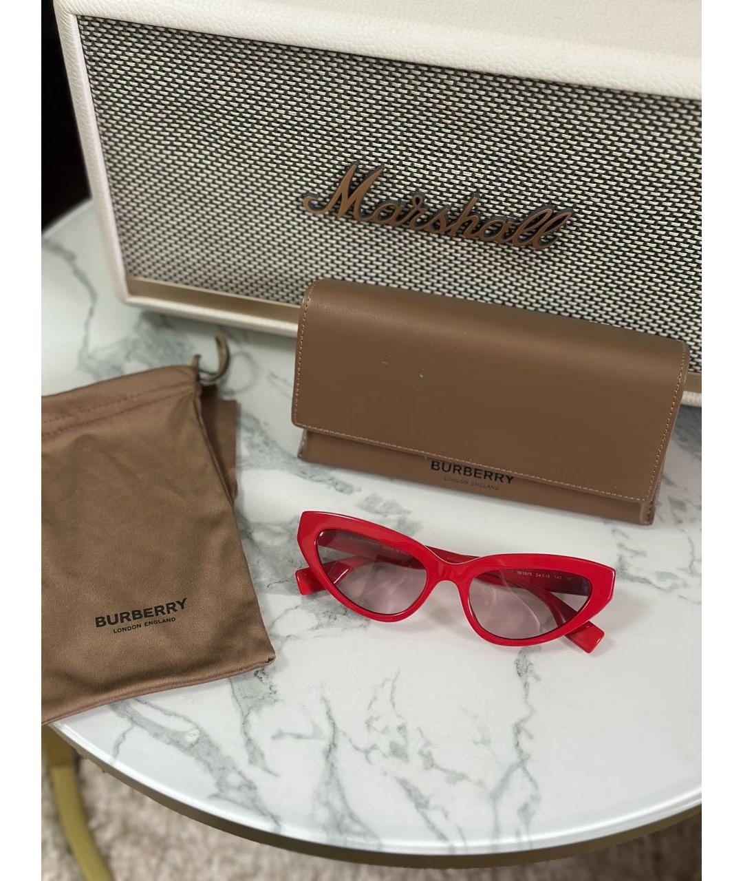 BURBERRY Красные солнцезащитные очки, фото 8