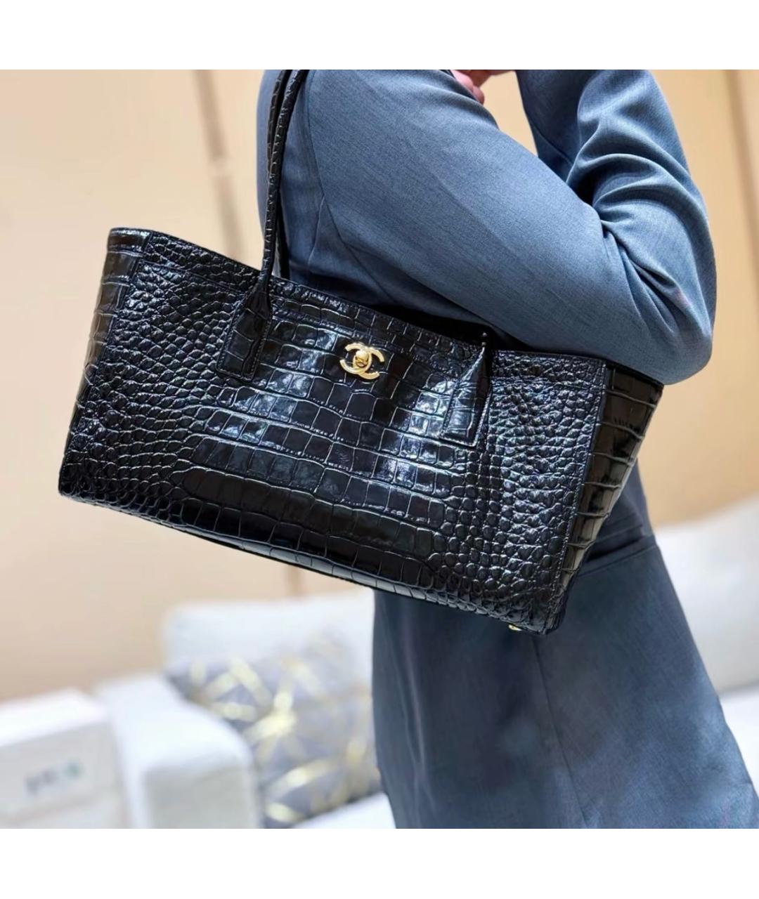 CHANEL Черная кожаная сумка тоут, фото 3