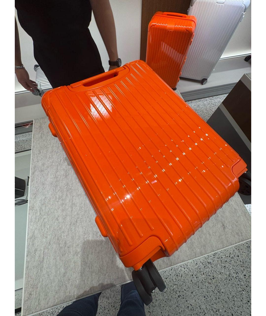 Rimowa Оранжевый чемодан, фото 8
