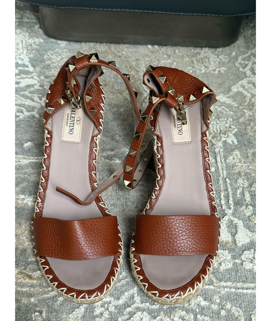 VALENTINO Коричневые кожаные босоножки, фото 2