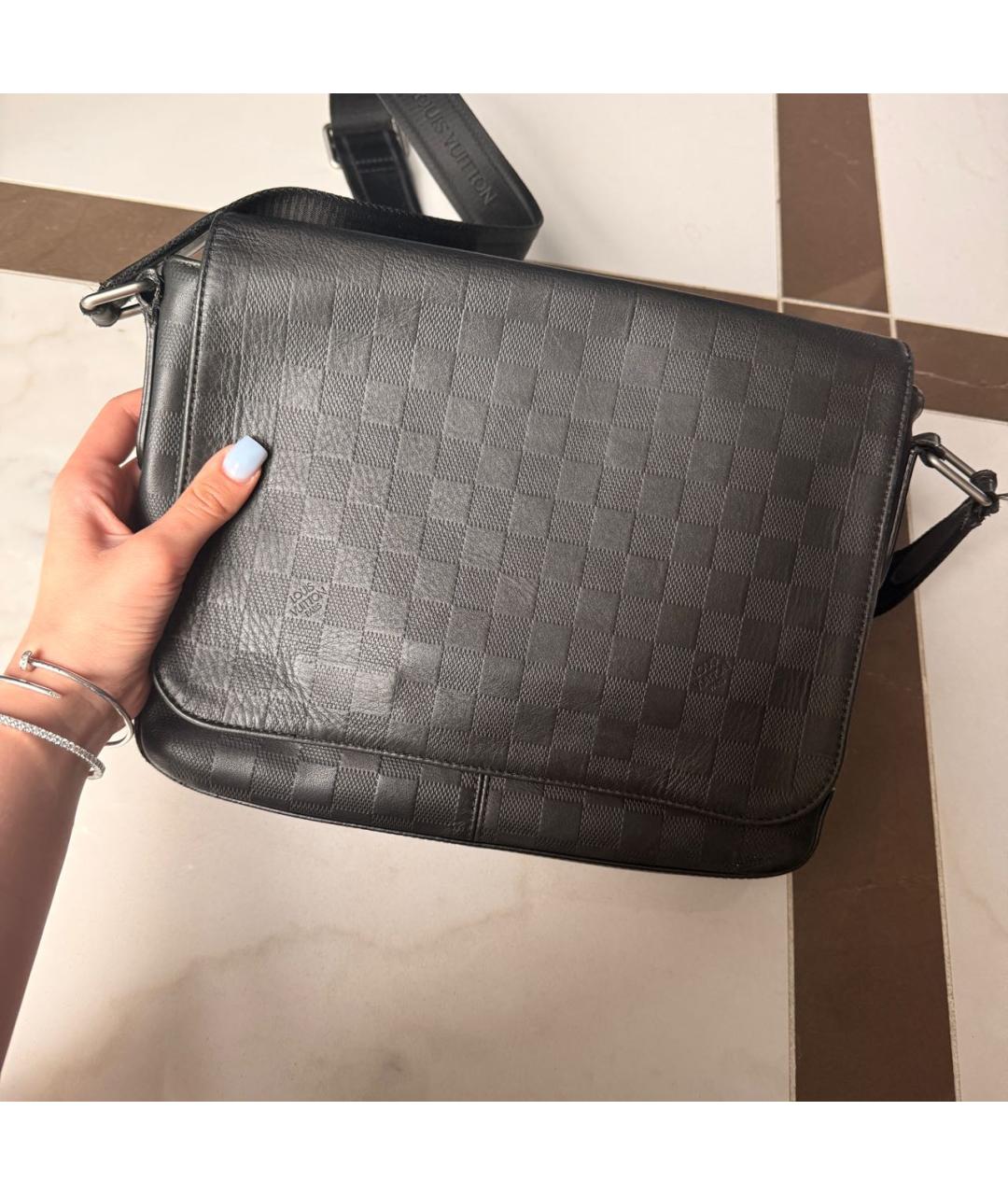 LOUIS VUITTON Черная кожаная сумка на плечо, фото 9