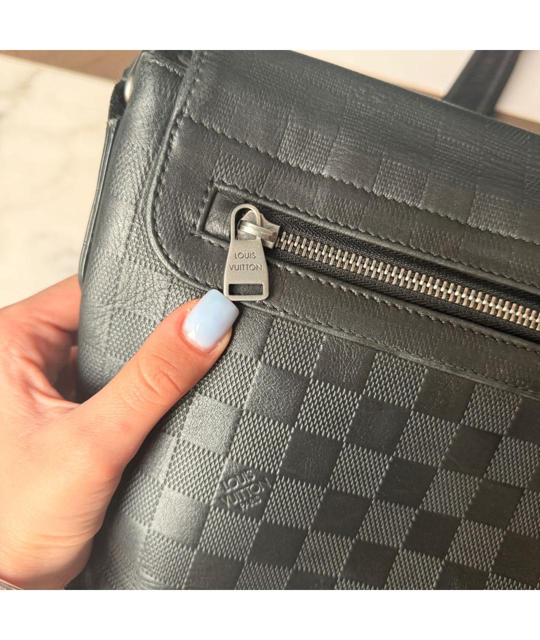 LOUIS VUITTON Черная кожаная сумка на плечо, фото 6