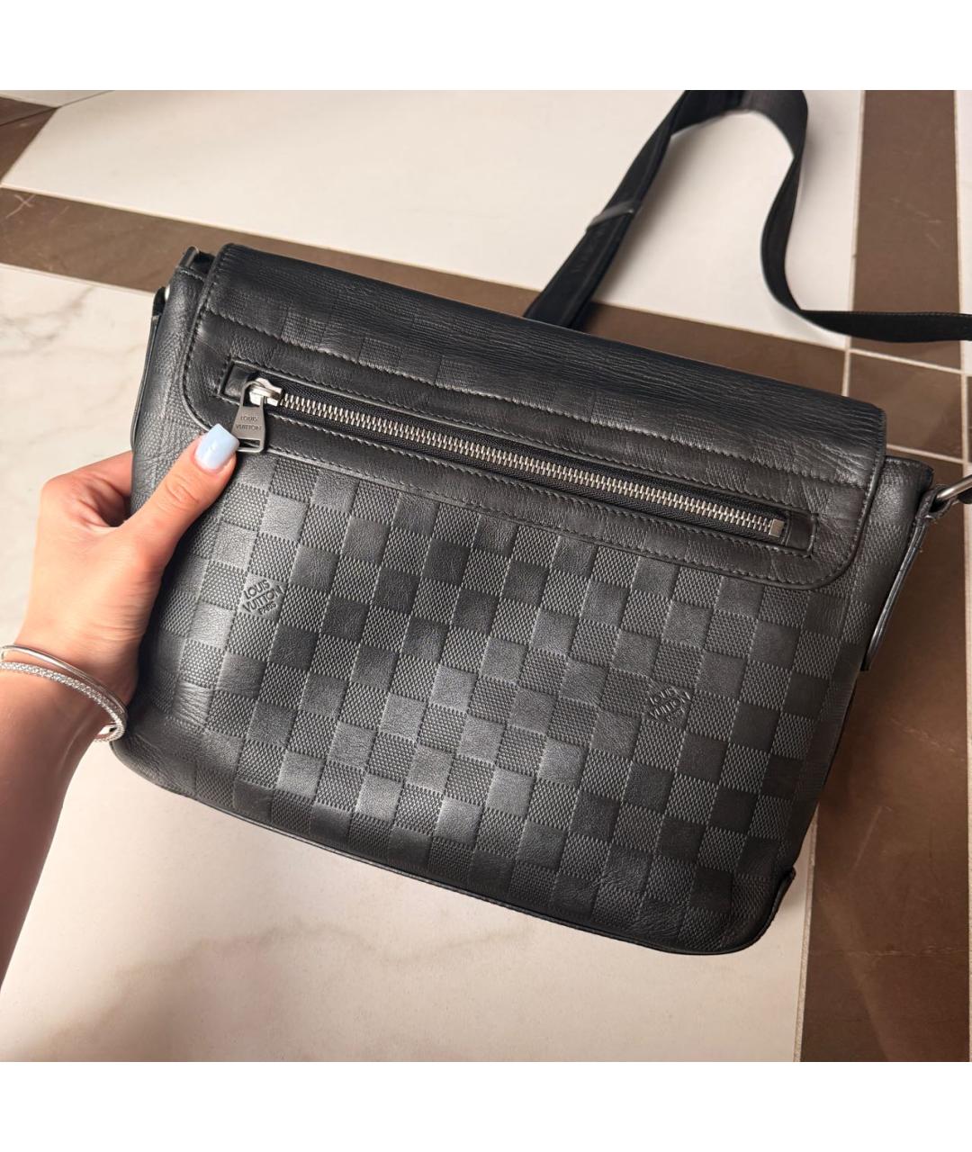 LOUIS VUITTON Черная кожаная сумка на плечо, фото 2