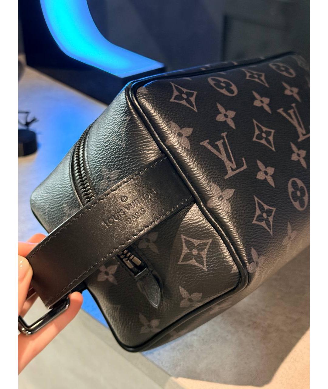 LOUIS VUITTON Черная кожаная косметичка, фото 3