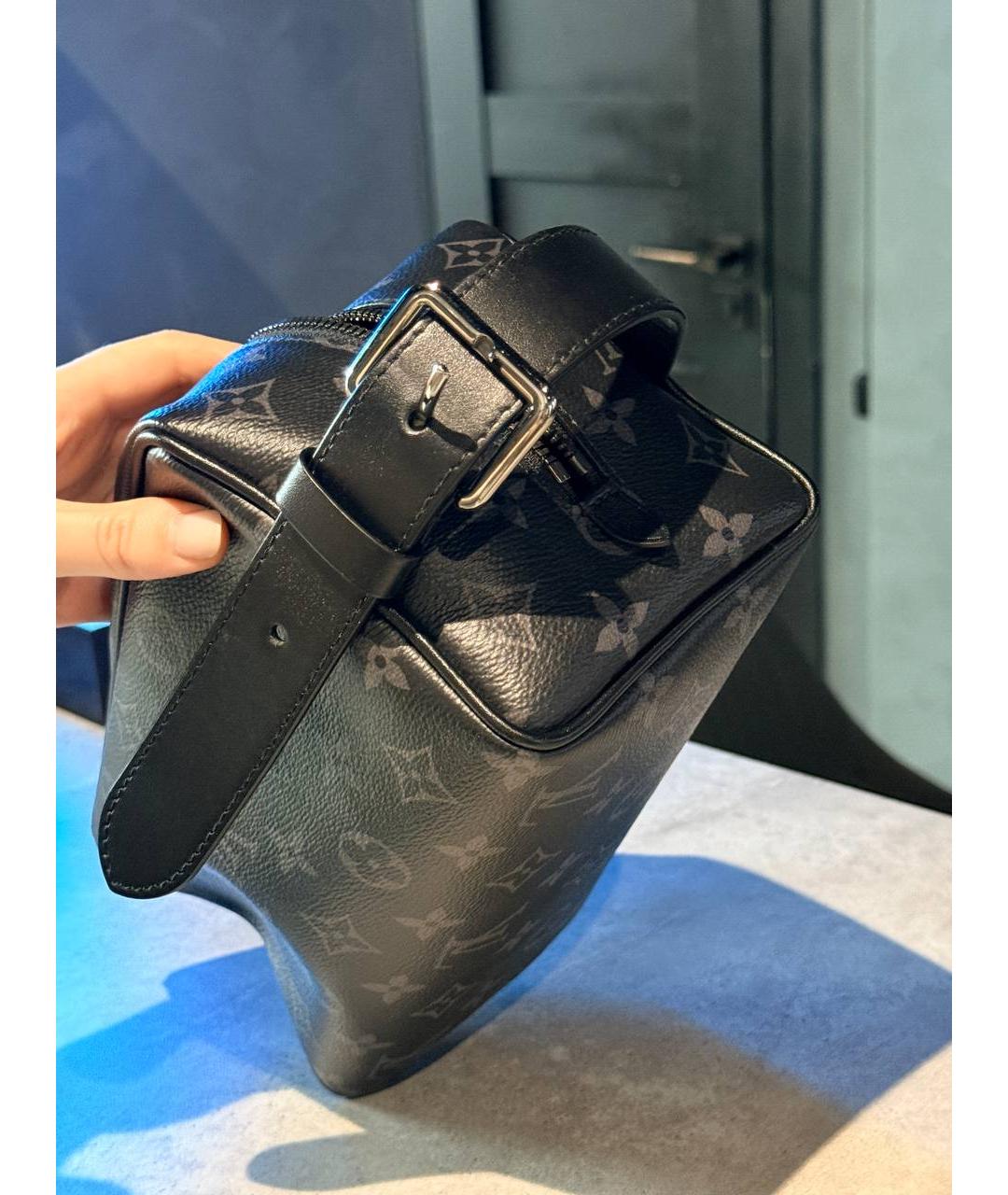 LOUIS VUITTON Черная кожаная косметичка, фото 2