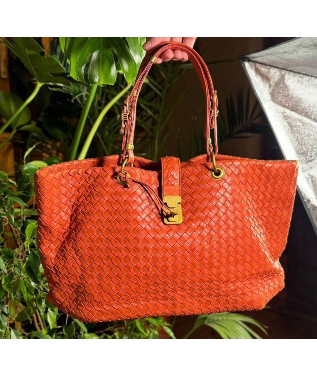 BOTTEGA VENETA Красная кожаная сумка с короткими ручками, фото 9