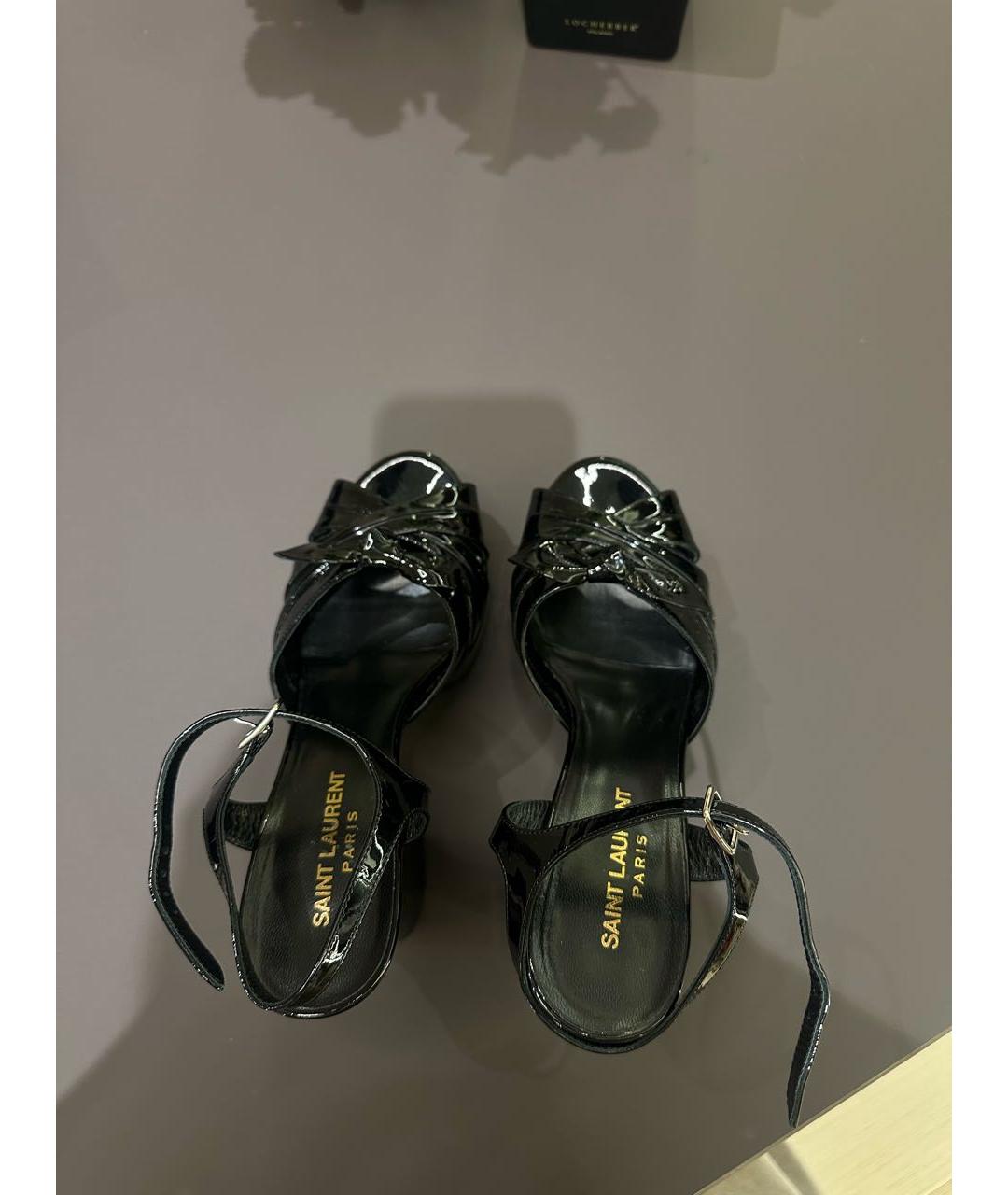 SAINT LAURENT Черные босоножки из лакированной кожи, фото 3