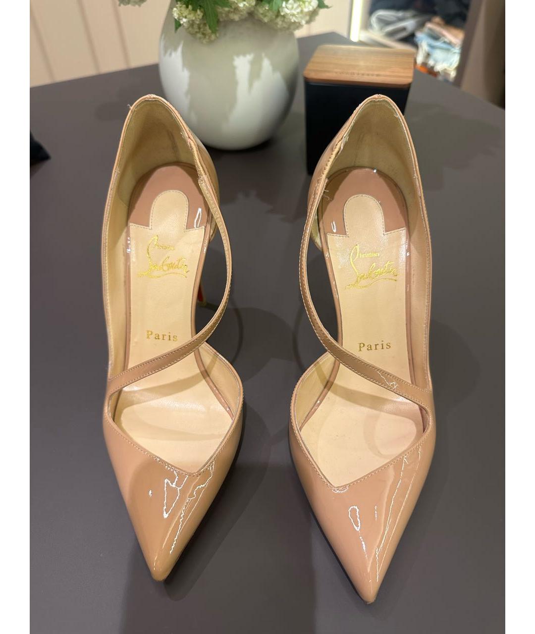 CHRISTIAN LOUBOUTIN Бежевые туфли из лакированной кожи, фото 2