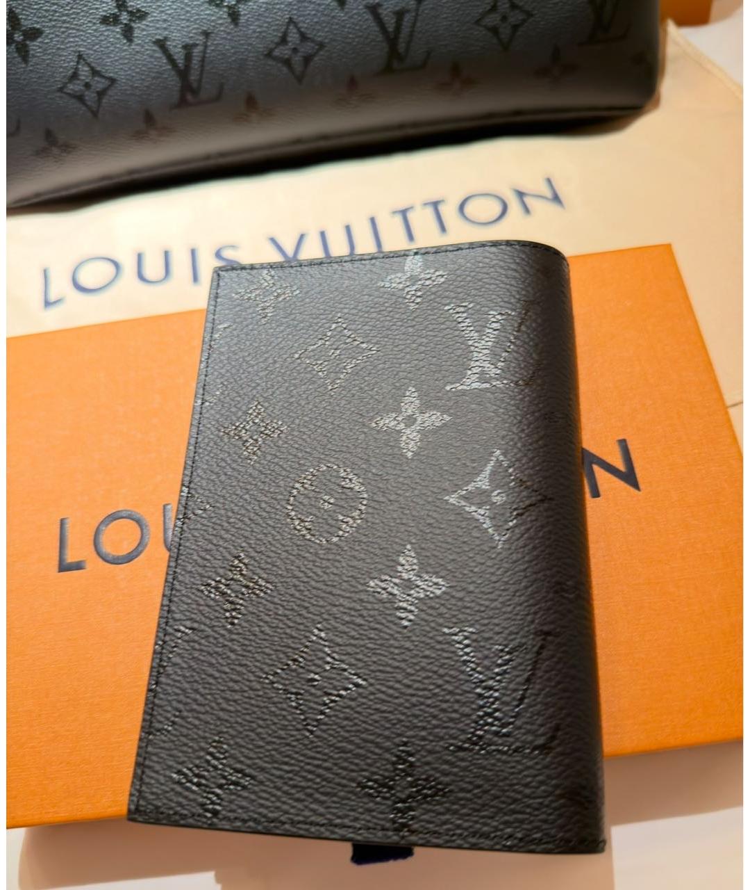 LOUIS VUITTON Черный кожаный кардхолдер, фото 2