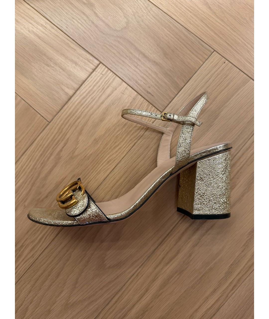 GUCCI Золотые босоножки из искусственной кожи, фото 5