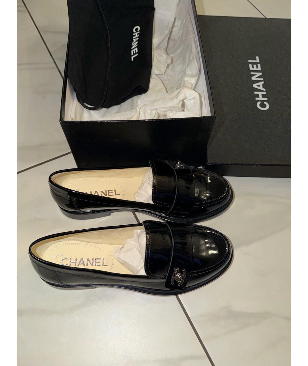 CHANEL Черные лоферы из лакированной кожи, фото 5