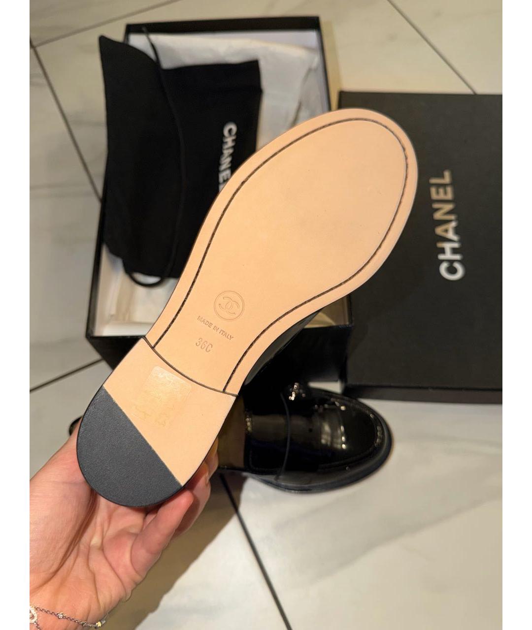 CHANEL Черные лоферы из лакированной кожи, фото 3