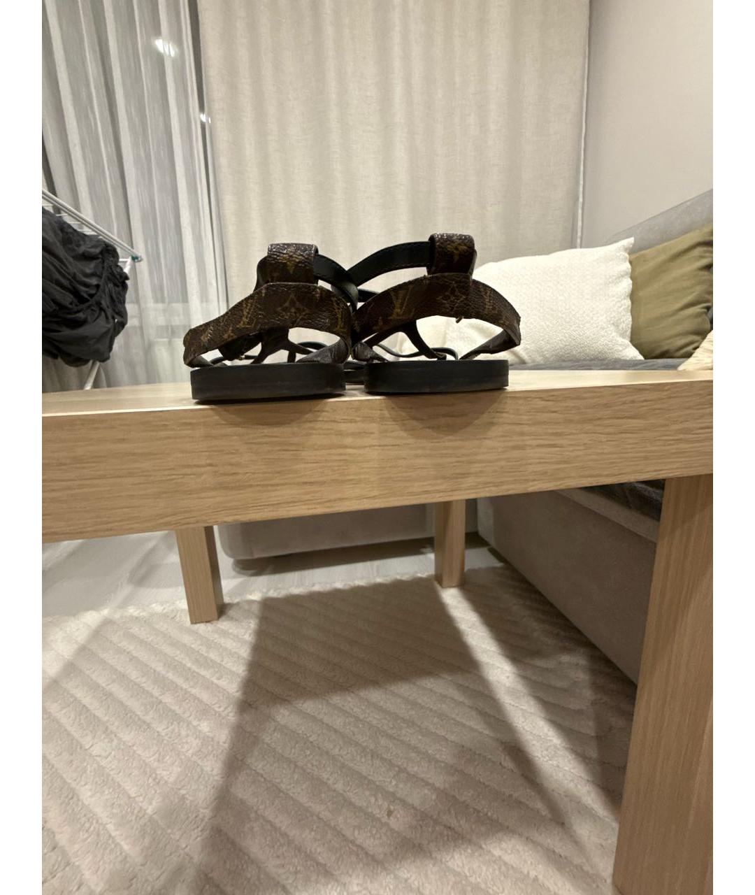 LOUIS VUITTON Черные кожаные сандалии, фото 4