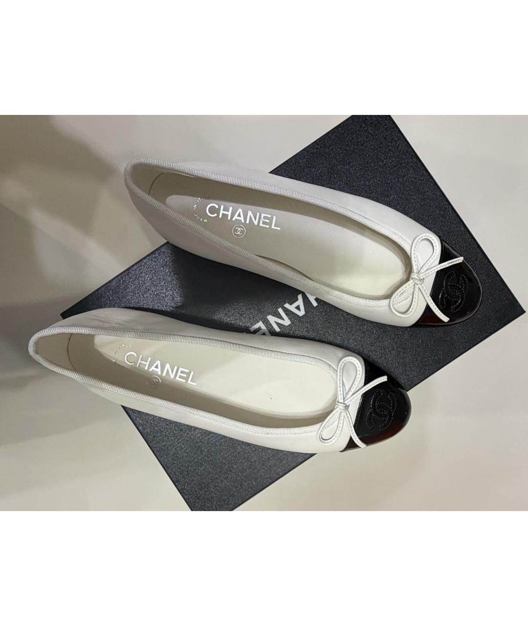 CHANEL Белые кожаные балетки, фото 3