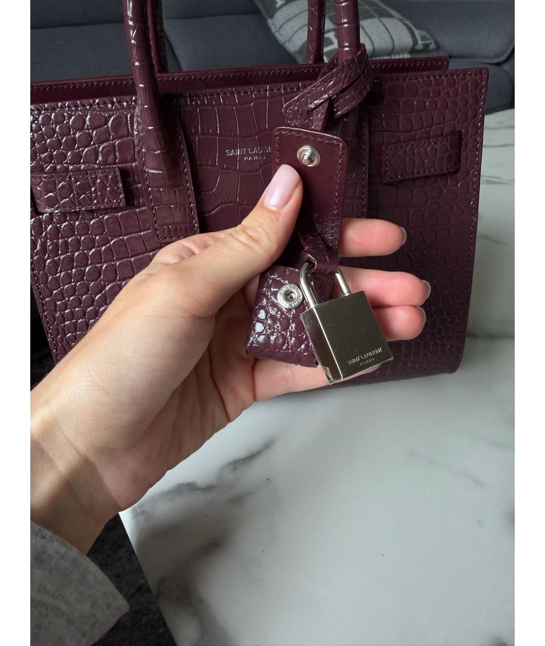 SAINT LAURENT Бордовая кожаная сумка с короткими ручками, фото 6