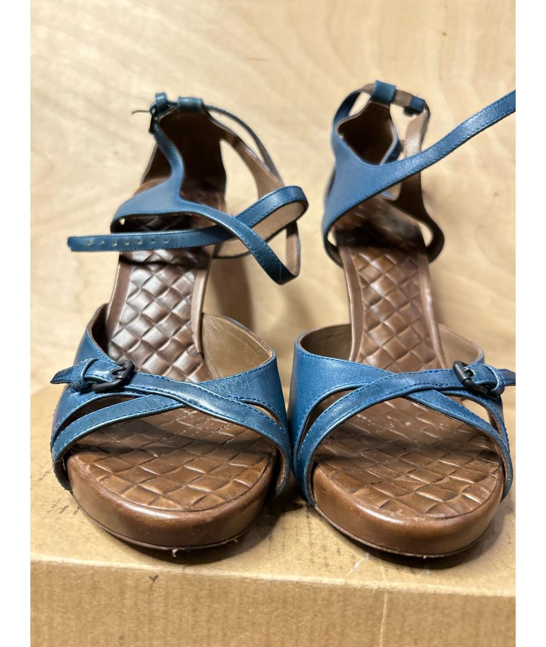 BOTTEGA VENETA Синие кожаные босоножки, фото 3