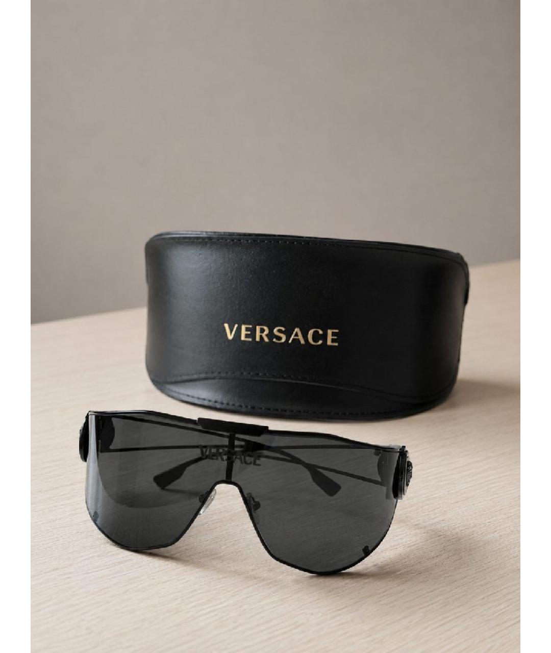 VERSACE Черные пластиковые солнцезащитные очки, фото 3