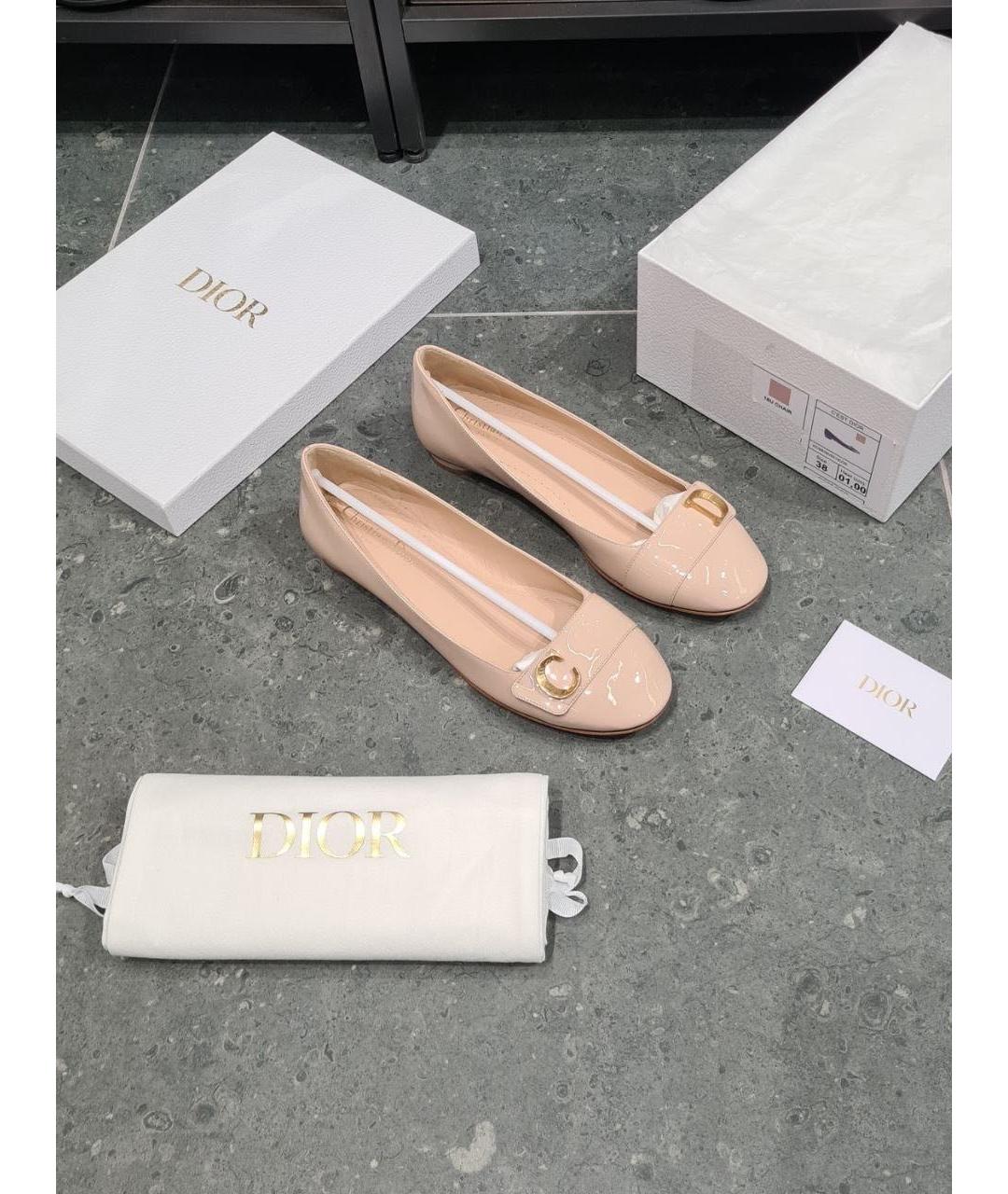 CHRISTIAN DIOR Бежевые балетки из лакированной кожи, фото 8