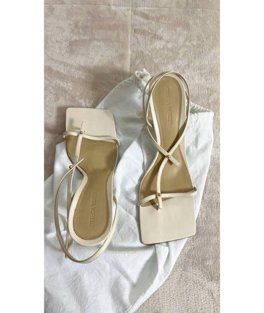 BOTTEGA VENETA Бежевые кожаные босоножки, фото 3