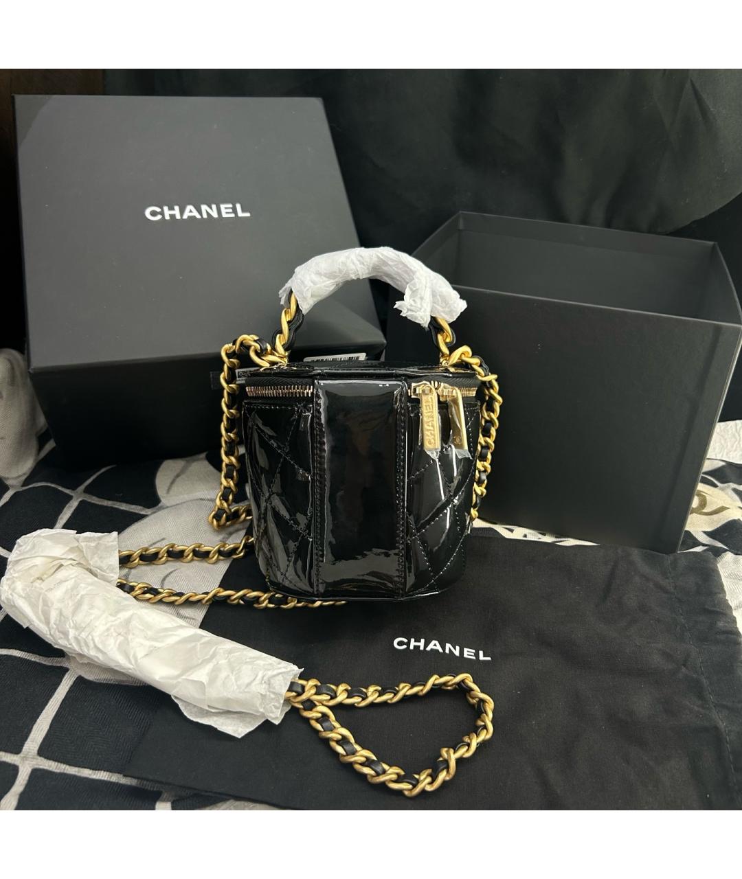 CHANEL Темно-синяя сумка с короткими ручками из лакированной кожи, фото 2