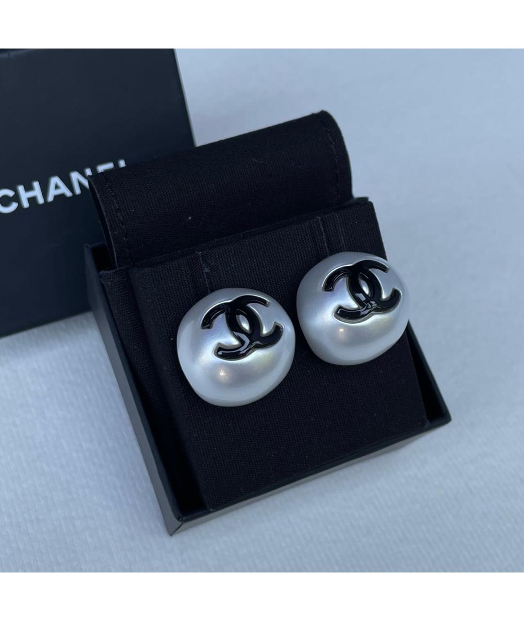 CHANEL Бежевые серьги, фото 3