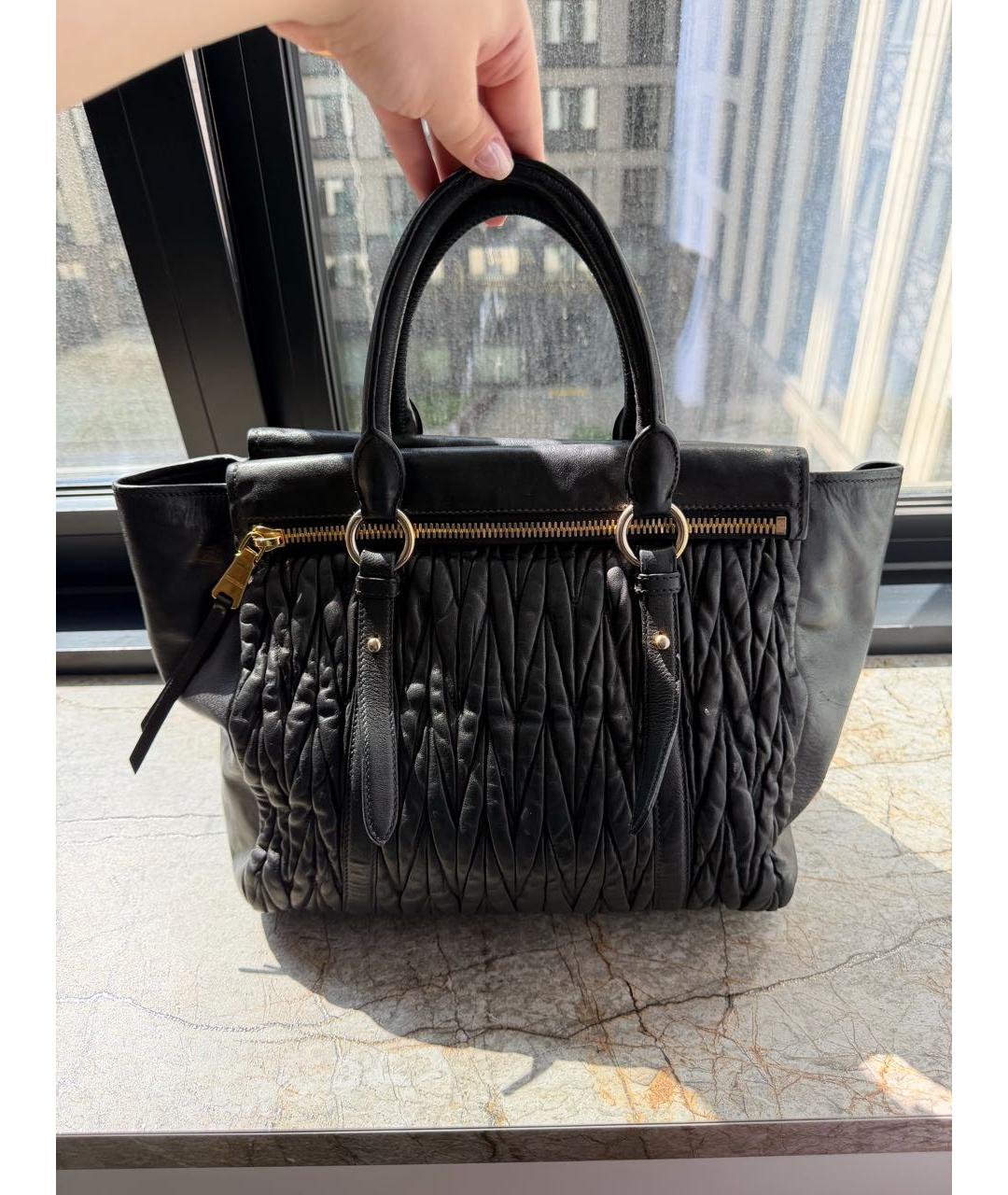 MIU MIU Черная кожаная сумка тоут, фото 3