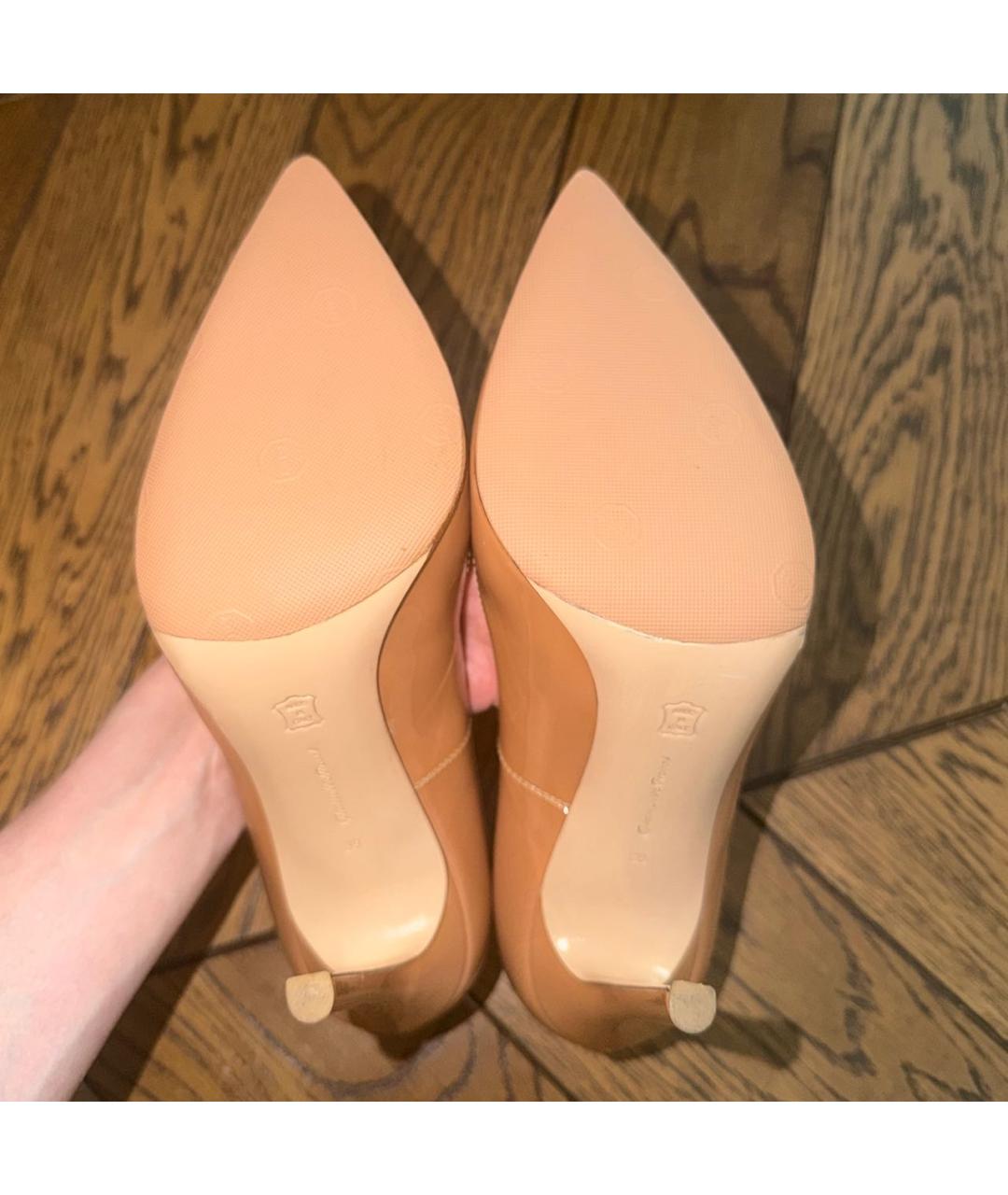 GIANVITO ROSSI Бежевые туфли из лакированной кожи, фото 5