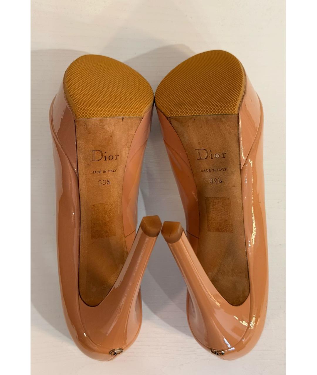 CHRISTIAN DIOR Бежевые туфли из лакированной кожи, фото 5