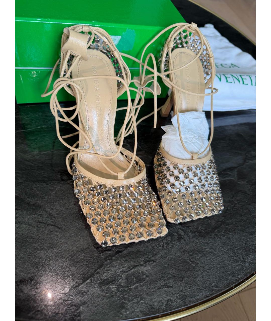 BOTTEGA VENETA Бежевые кожаные босоножки, фото 3
