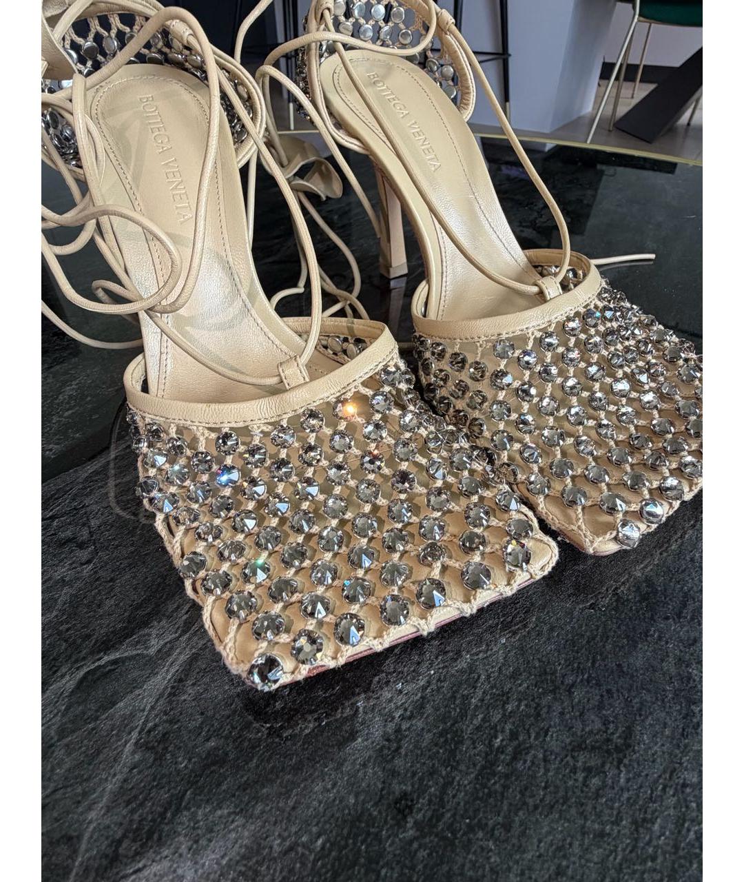 BOTTEGA VENETA Бежевые кожаные босоножки, фото 6
