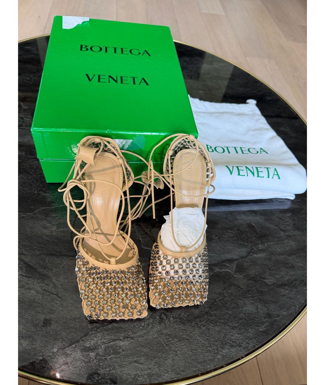 BOTTEGA VENETA Бежевые кожаные босоножки, фото 5