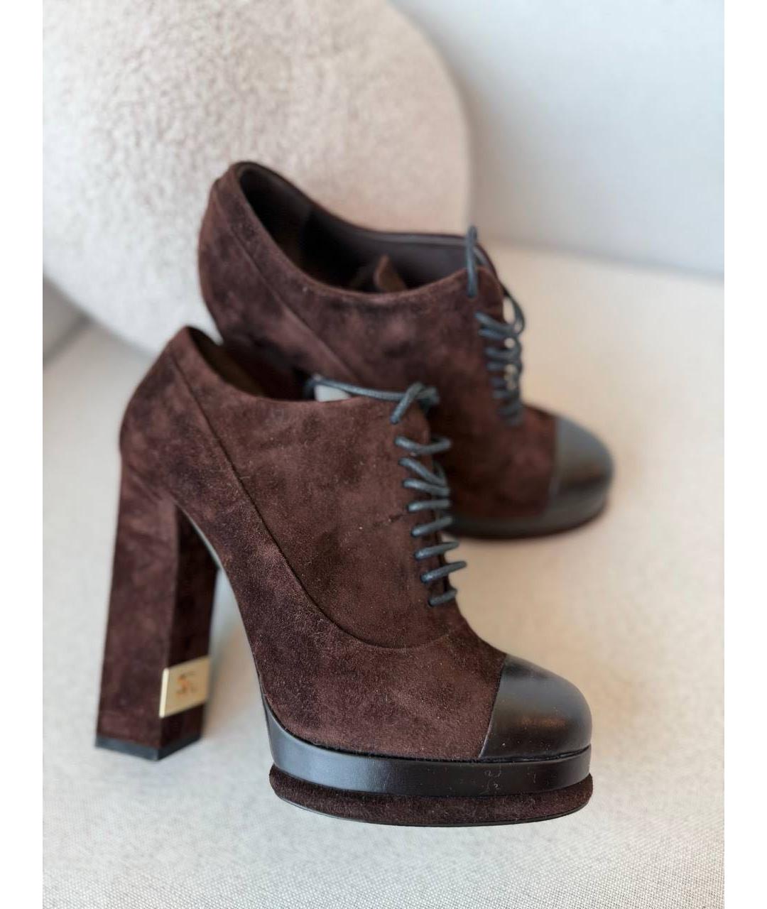 CHANEL Коричневые замшевые ботильоны, фото 3