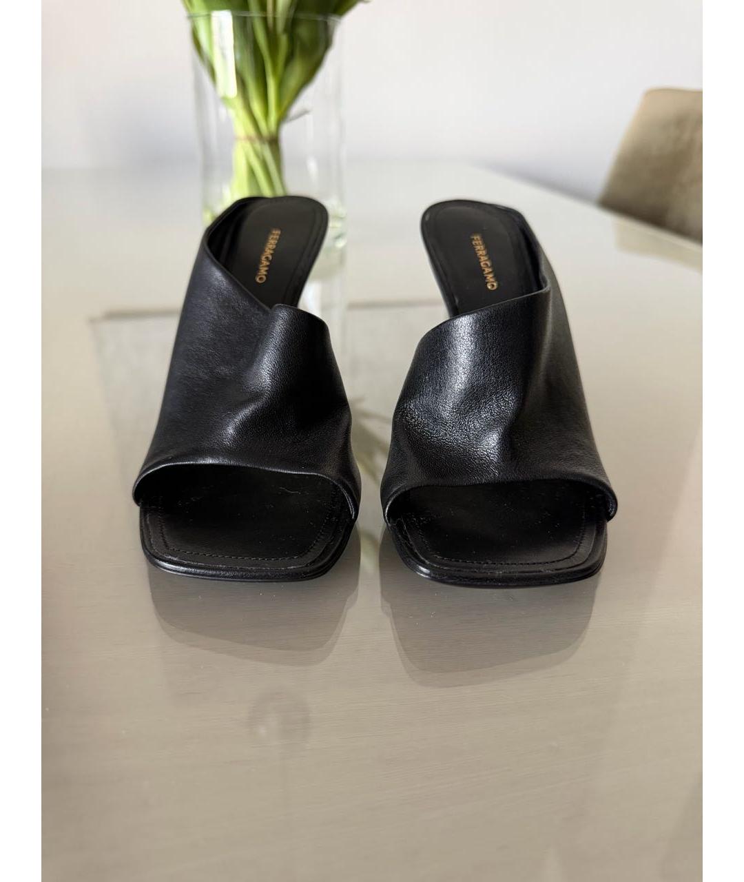 FERRAGAMO Черные кожаные мюли, фото 2