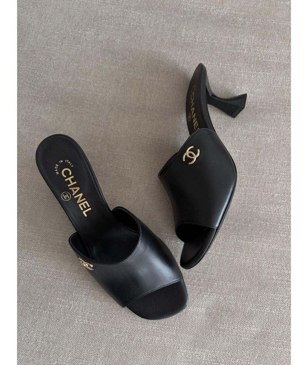 CHANEL Черные кожаные мюли, фото 2