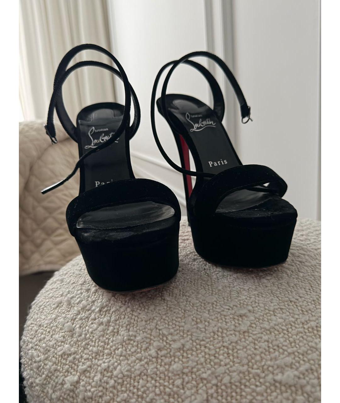 CHRISTIAN LOUBOUTIN Черные бархатные босоножки, фото 2