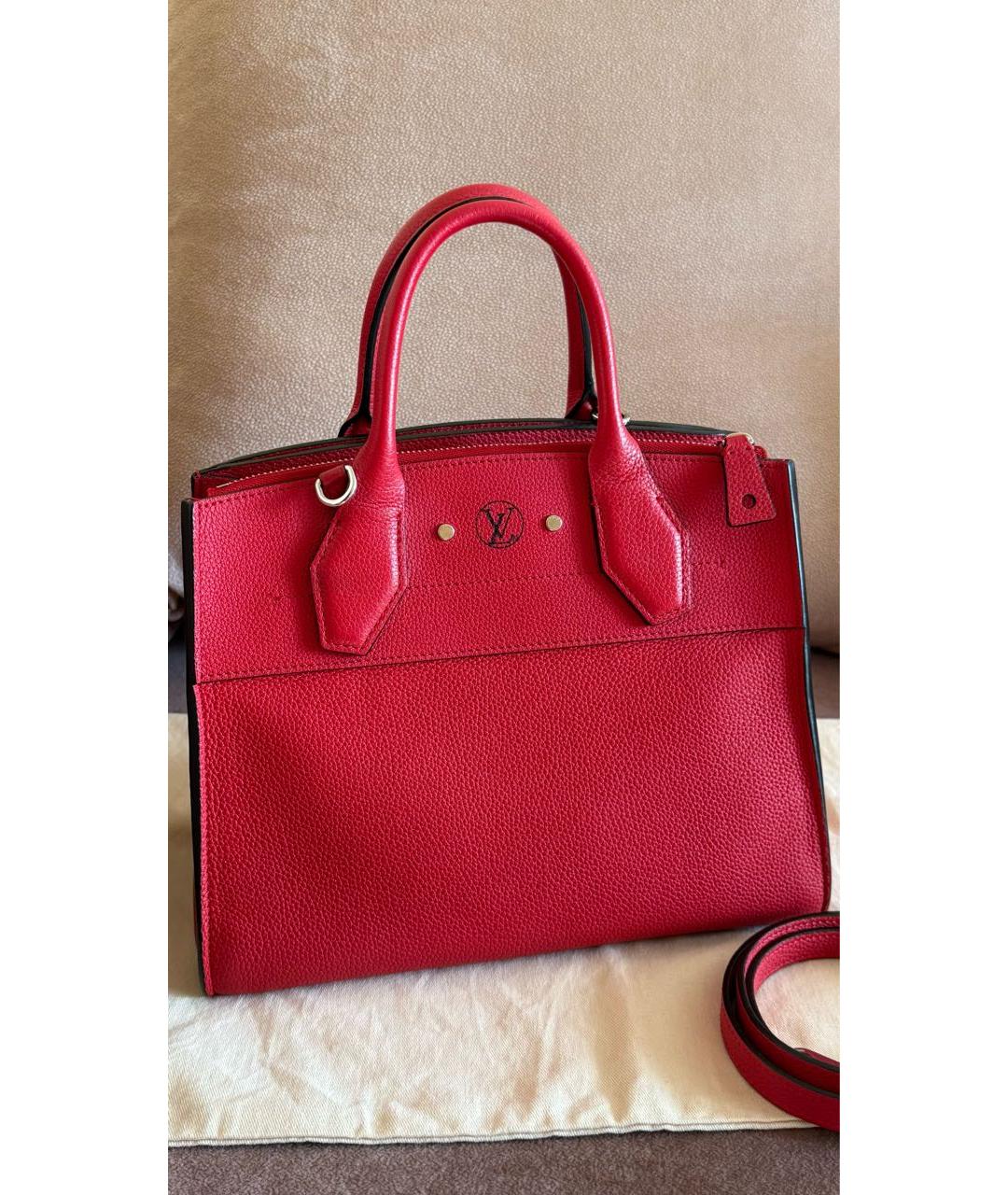 LOUIS VUITTON Красная кожаная сумка с короткими ручками, фото 2
