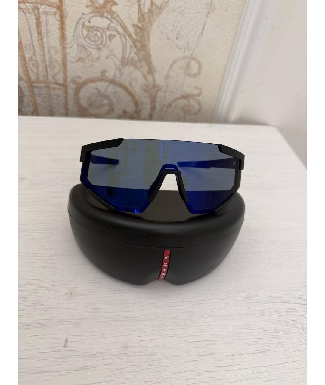 PRADA Черные пластиковые солнцезащитные очки, фото 4