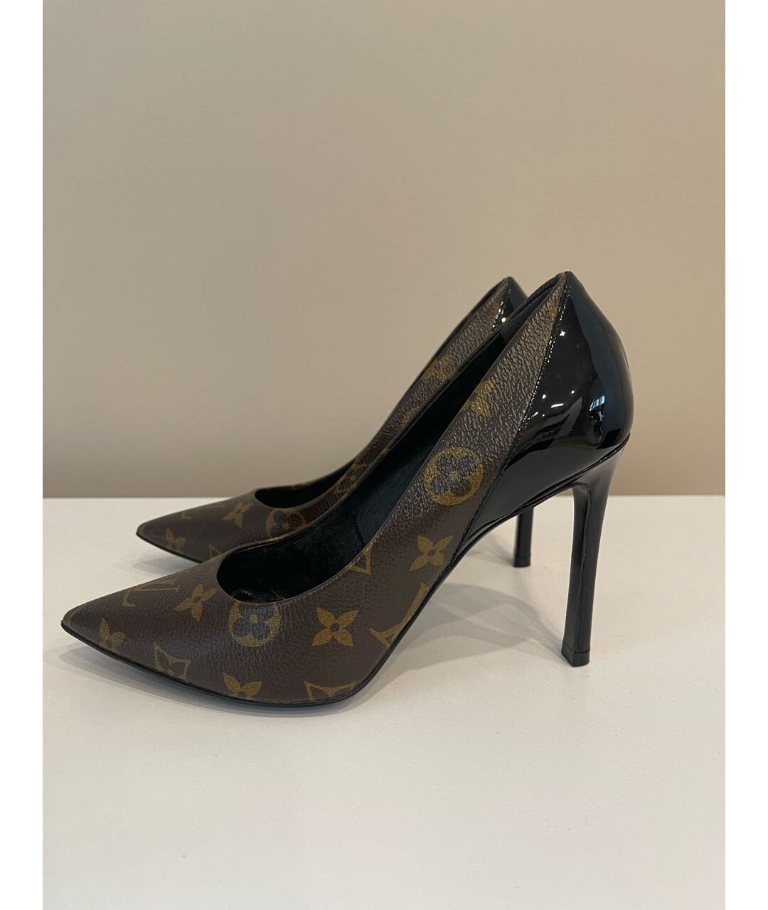 LOUIS VUITTON Черные туфли из лакированной кожи, фото 5