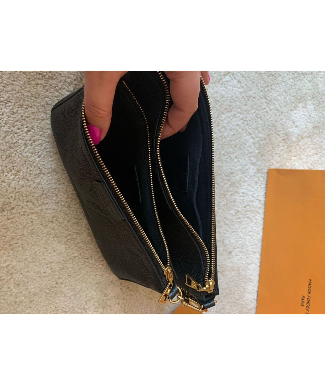 LOUIS VUITTON Черная кожаная сумка с короткими ручками, фото 4