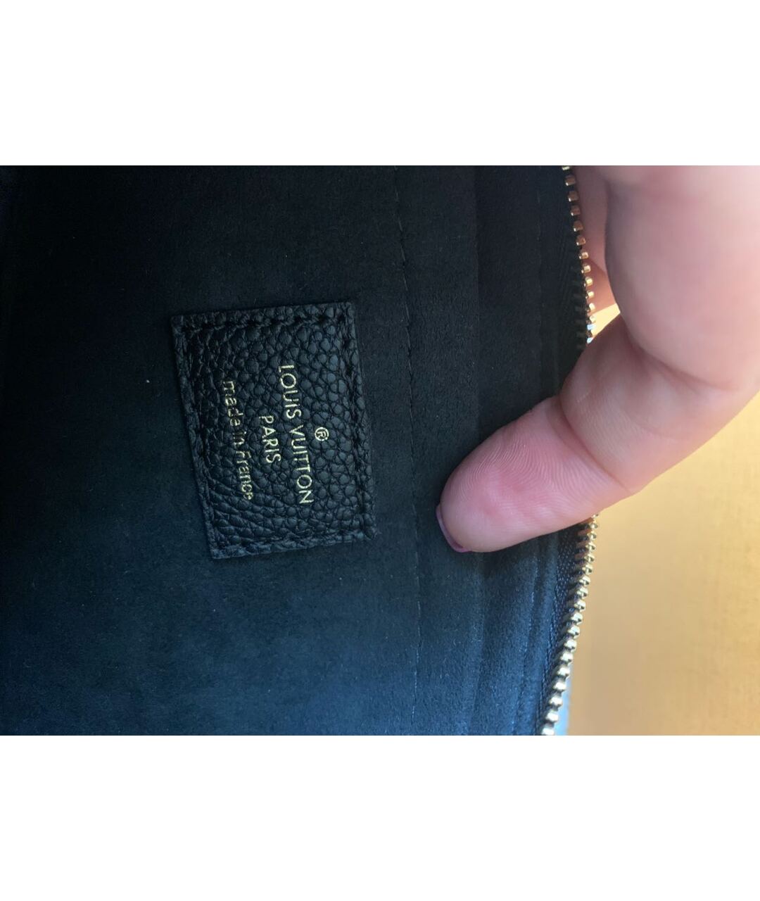 LOUIS VUITTON Черная кожаная сумка с короткими ручками, фото 7