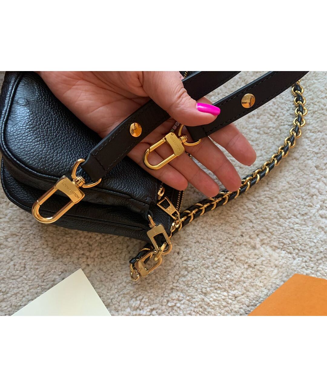 LOUIS VUITTON Черная кожаная сумка с короткими ручками, фото 8