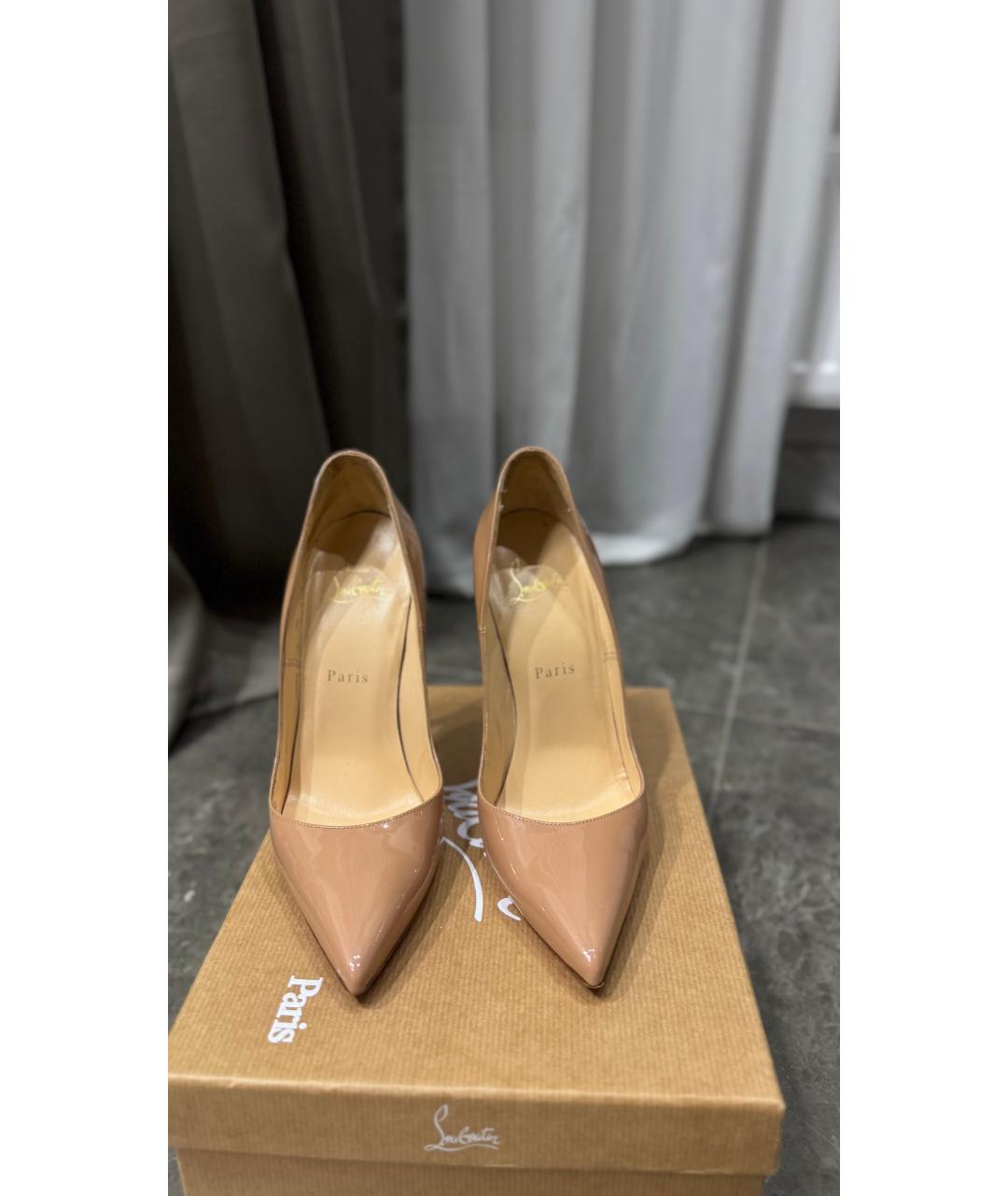 CHRISTIAN LOUBOUTIN Бежевые туфли из лакированной кожи, фото 2