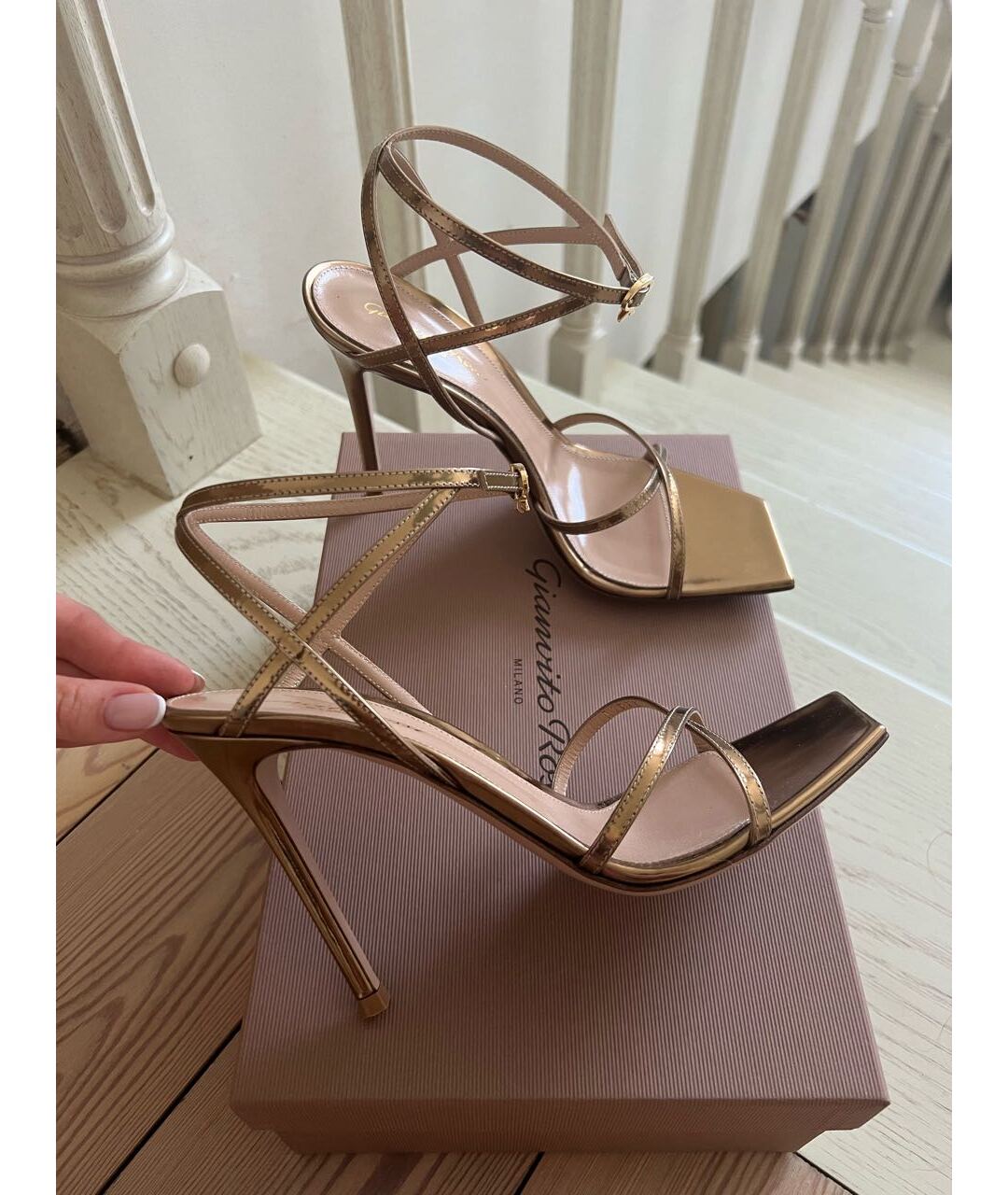 GIANVITO ROSSI Золотые босоножки из лакированной кожи, фото 3