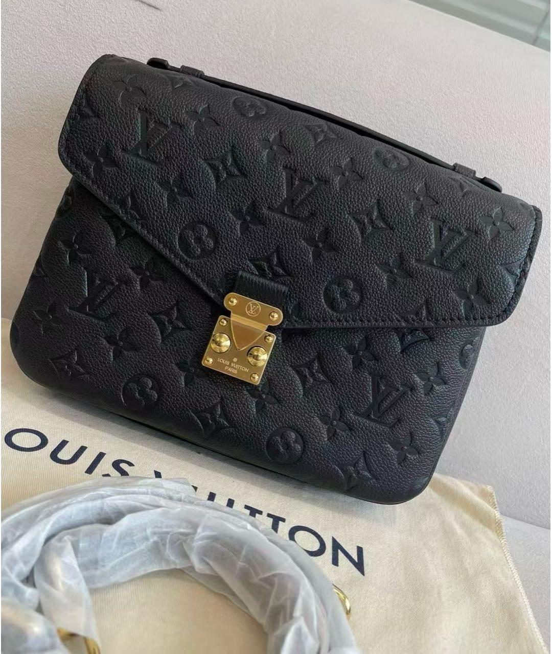 LOUIS VUITTON Черная замшевая сумка через плечо, фото 3
