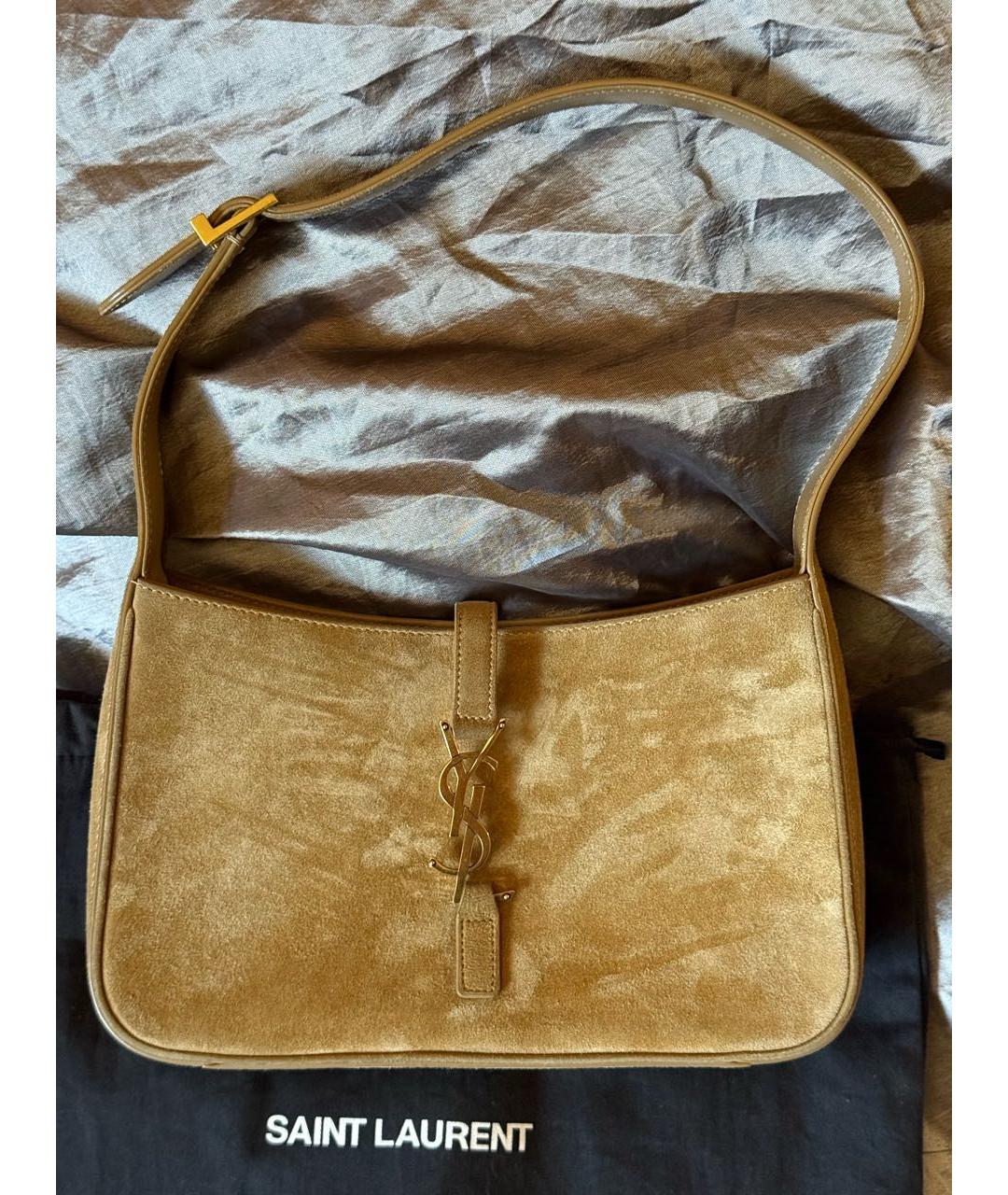 SAINT LAURENT Горчичная замшевая сумка с короткими ручками, фото 3