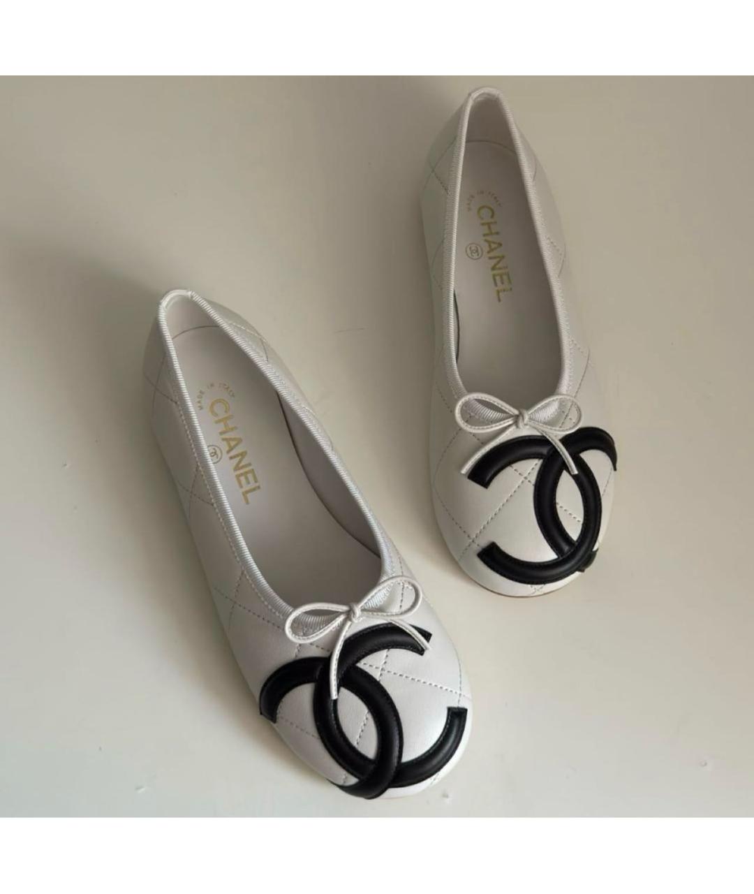 CHANEL Белые кожаные балетки, фото 2